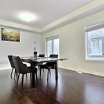 Luxury Home Mins From Waterfall Next To Transit