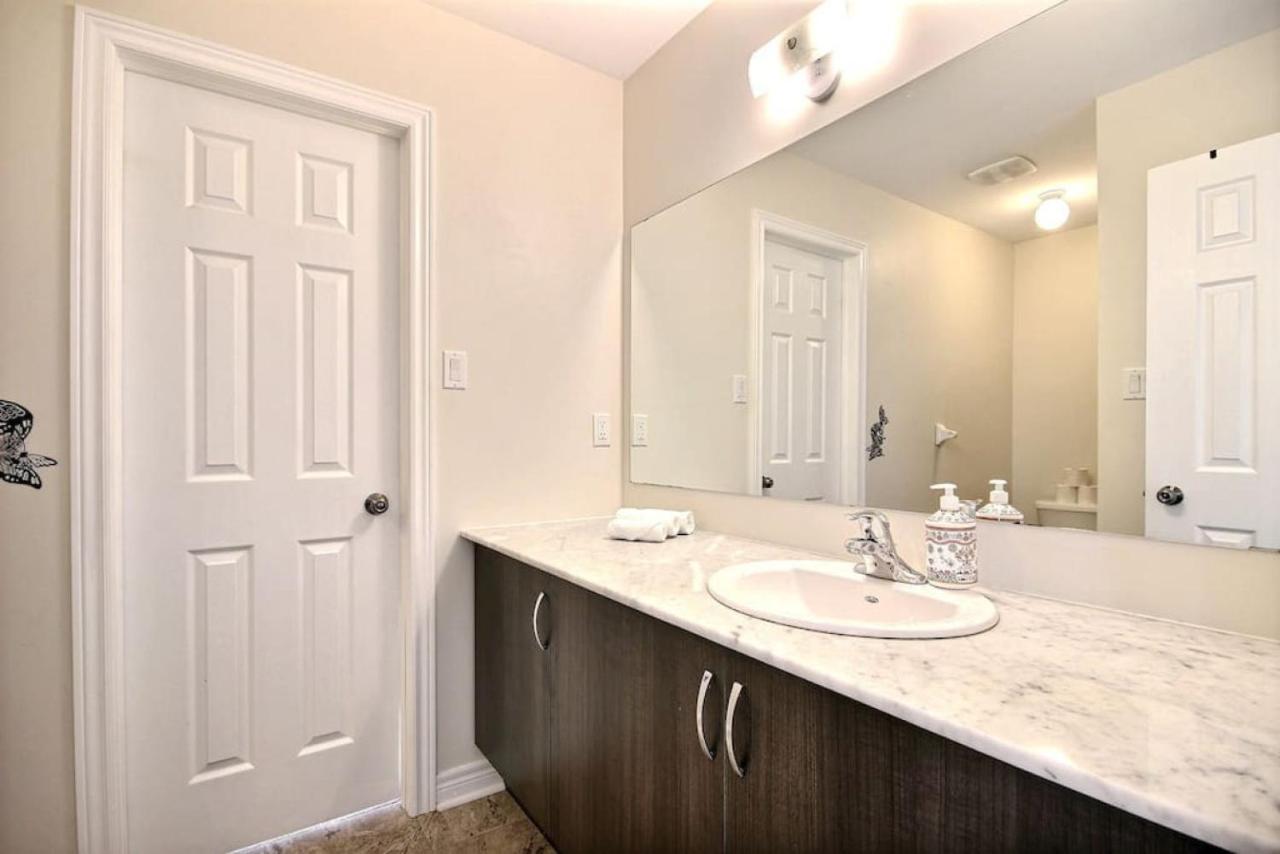 Luxury Mins From Waterfall Next To Transit *