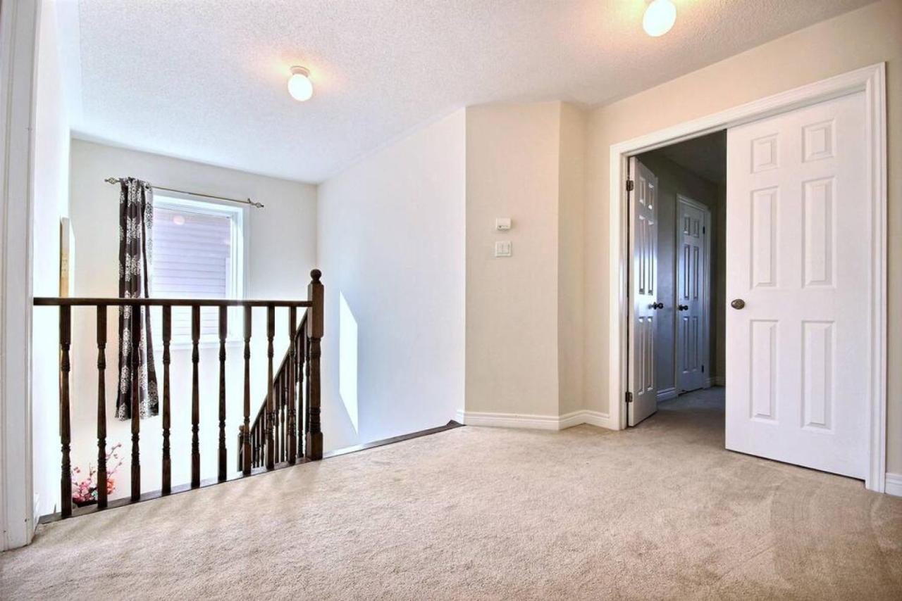 Holiday home Luxury Mins From Waterfall Next To Transit Niagara Falls