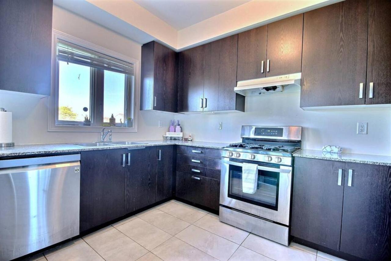 Luxury Mins From Waterfall Next To Transit *