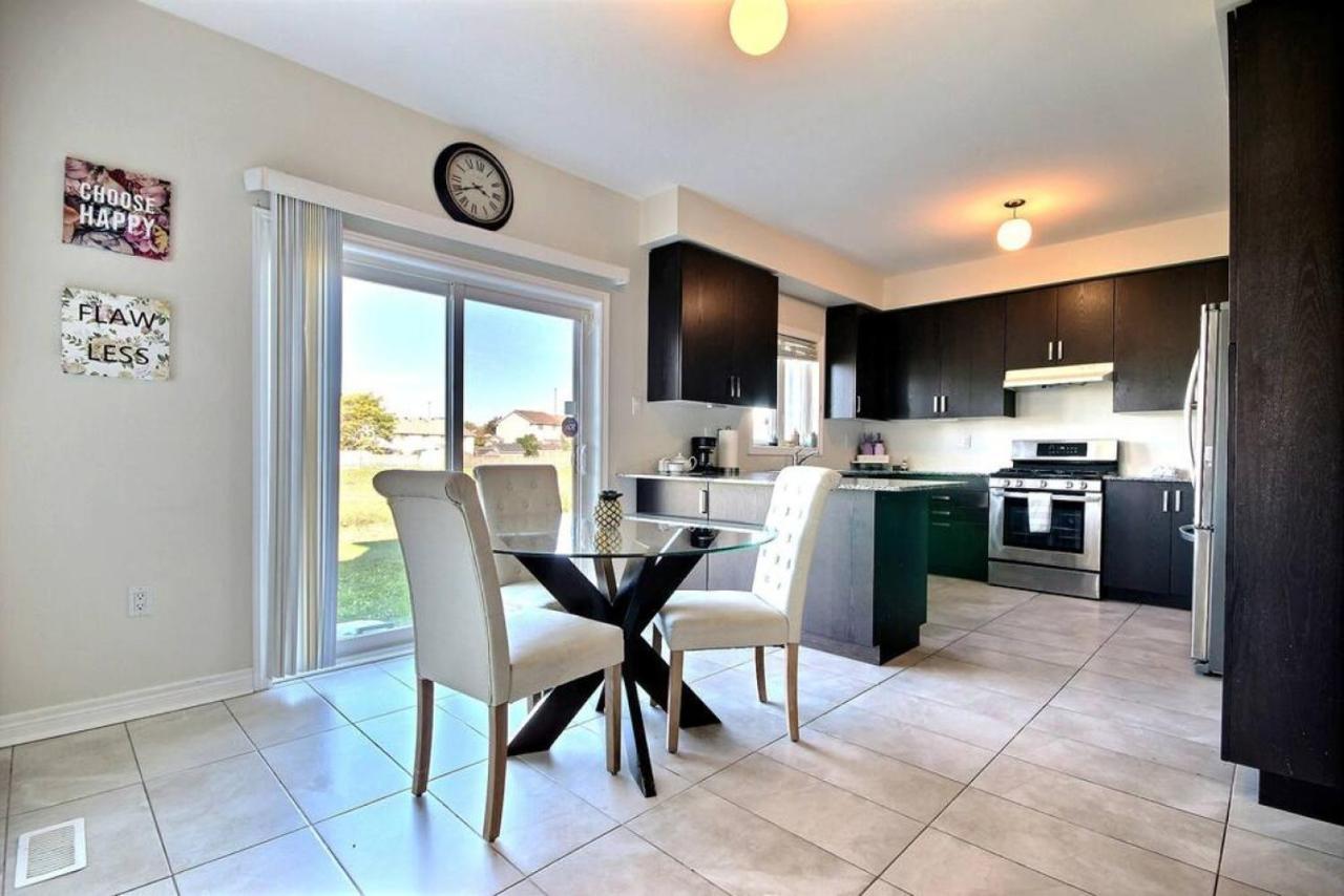 Luxury Mins From Waterfall Next To Transit * Niagara Falls