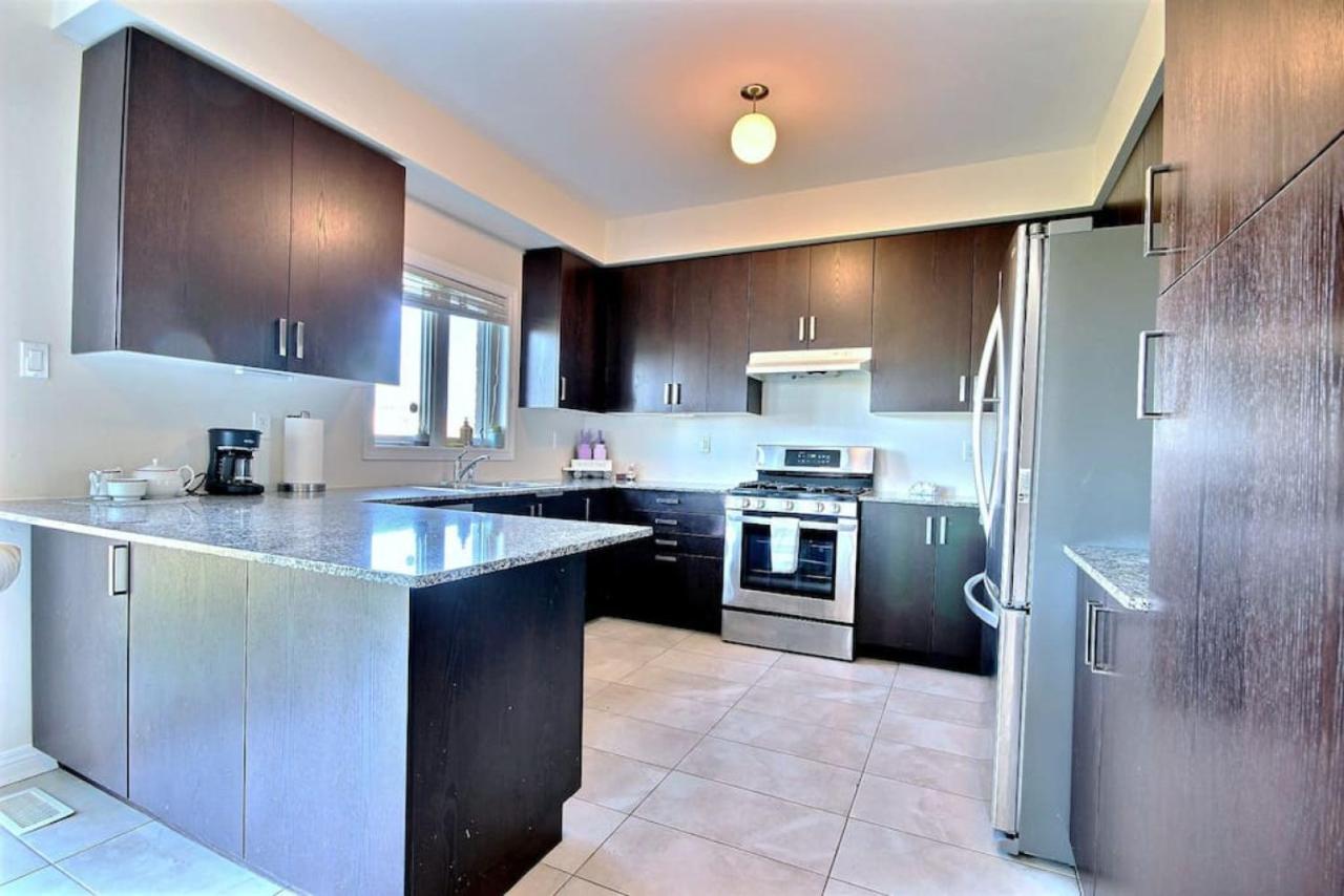 Luxury Mins From Waterfall Next To Transit *