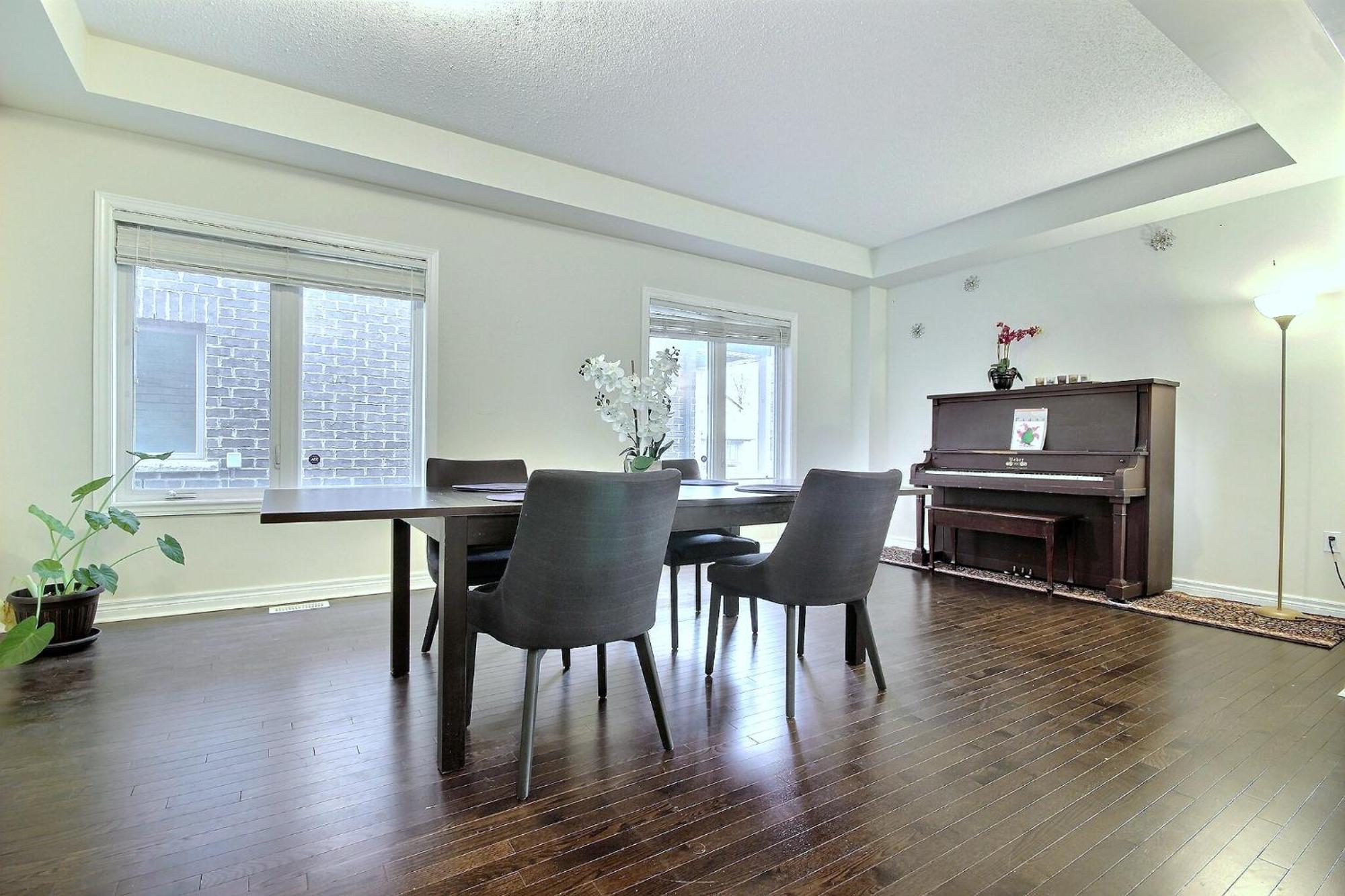 Luxury Mins From Waterfall Next To Transit Niagara Falls